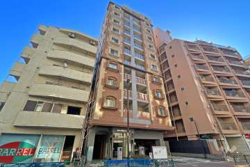 ライオンズヴィアーレ町屋の外観（北側から）