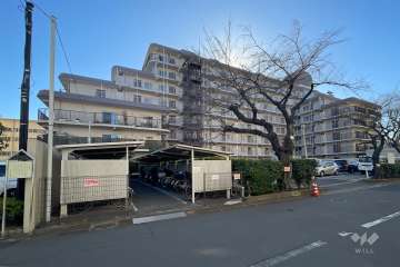 カネボウ町屋グリーンマンションの外観（北東側から）