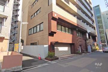 レジェンド日暮里の外観（南側から）