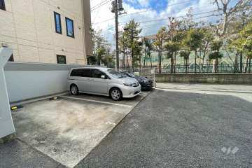 敷地内駐車場（屋外平面式）