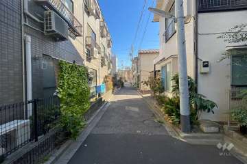 敷地南側の前面道路