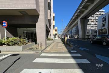 敷地東側の前面道路