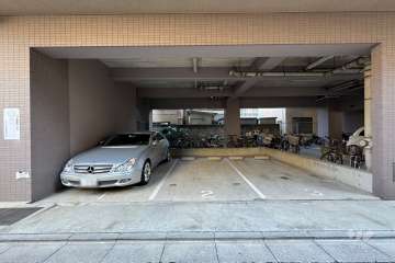 敷地内駐車場（屋内平面式）