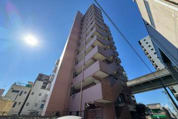 サントーア西日暮里の外観（北東側から）