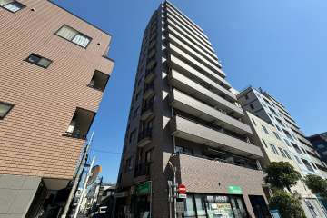 キャッスルマンション町屋参番館の外観（南西側から）