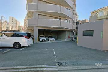 敷地内駐車場（屋内機械式）