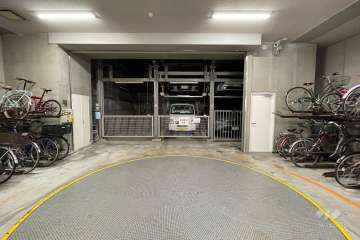 敷地内駐車場（屋内機械式）