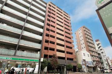 ジェイシティ西日暮里の外観（東側から）