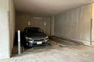 敷地内駐車場（屋内機械式）