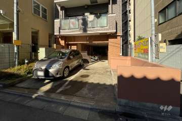 敷地内駐車場（屋外平面式）と駐輪場