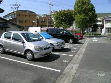 敷地内の駐車場