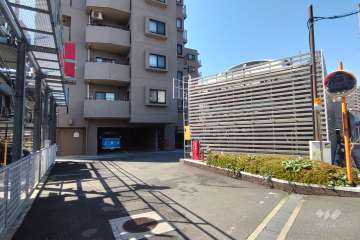 敷地内駐車場（屋外機械式・屋内平面式）