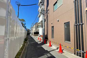 敷地南側の前面道路　