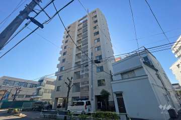 レアシス西日暮里の外観（北西側から）