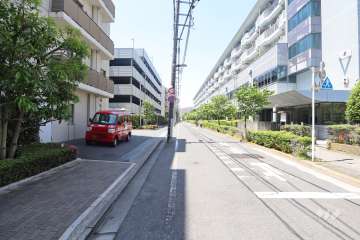 敷地北側の前面道路