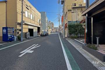 敷地東側の前面道路