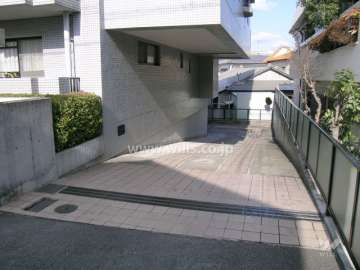 駐車場入口