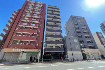 ドルチェ日暮里弐番館の外観（西側から）