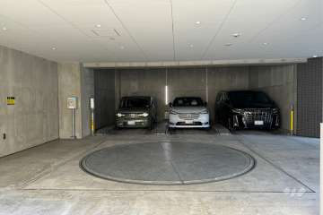 敷地内駐車場（屋内機械式）
