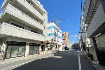 敷地南東側の前面道路