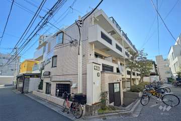 マリオン鶯谷の外観（北西側から）