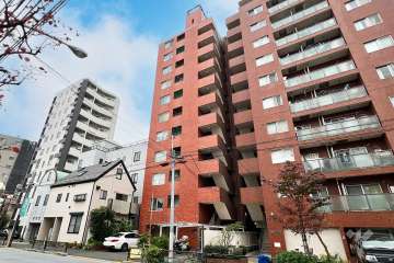 リレント西日暮里の外観（北西側から）