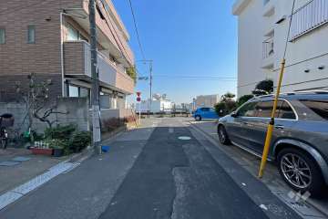 敷地北側の前面道路