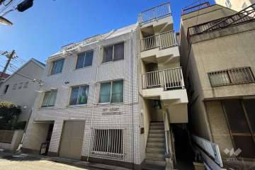 スカイコート西日暮里の外観（北東側から）