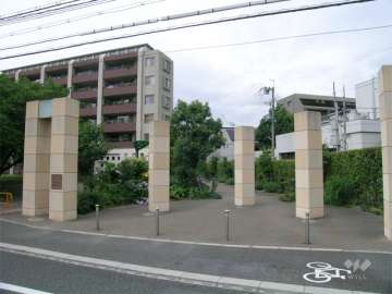 国道176号線に面した敷地入り口