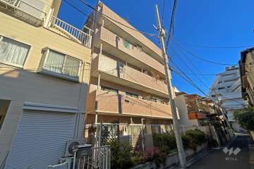 キャニオンマンション西日暮里の外観（南西側から）