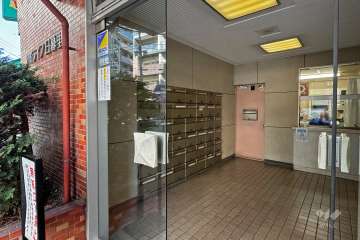 エントランスホール（共用ポスト）