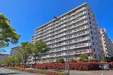 けやき通り北九番館の外観（南東側から）