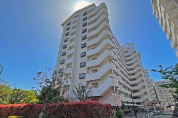 けやき通り北九番館の外観（北東側から）