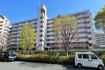 けやき通り南弐番館の外観（北西側から）