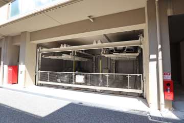 敷地内駐車場（屋内機械式）　