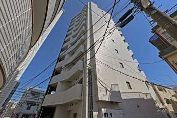 グラントレゾール西日暮里の外観（南西側から）