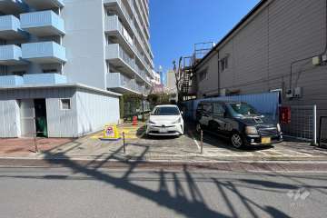 敷地内駐車場（屋外平面式）　