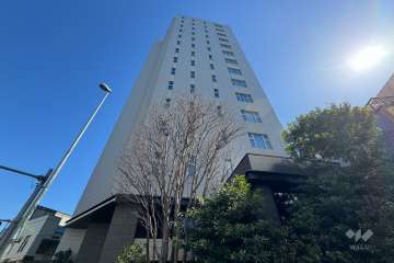 パークホームズ町屋の外観（西側から）