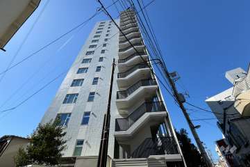 パークホームズ町屋の外観(北東側から）