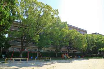 ローレルコート池田城南の外観（南西側から）