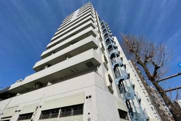 日興パレス南千住の外観（南側から）