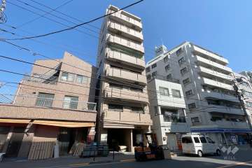 リード日暮里の外観（南西側から）