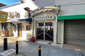 南東側のエントランス