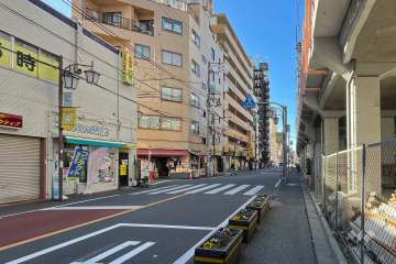 敷地北西側の前面道路