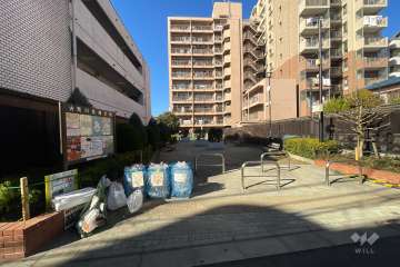 敷地に隣接した荒川四丁目児童遊園