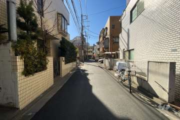 敷地東側の前面道路　