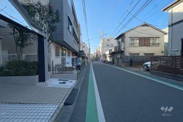 敷地北側の前面道路