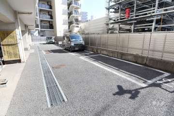 敷地内駐車場（屋外平面式）