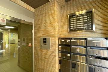 エントランス内のオートロックと共用ポスト