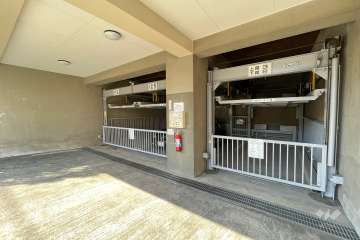 敷地内駐車場（屋内機械式）